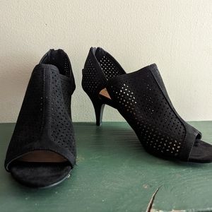 Black peep toe heels